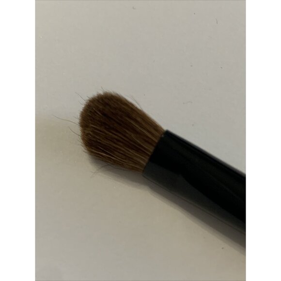 SMASHBOX CAMERA READY SHADOW INTENSIFIER BRUSH New not in box #26 - Picture 3 of 6